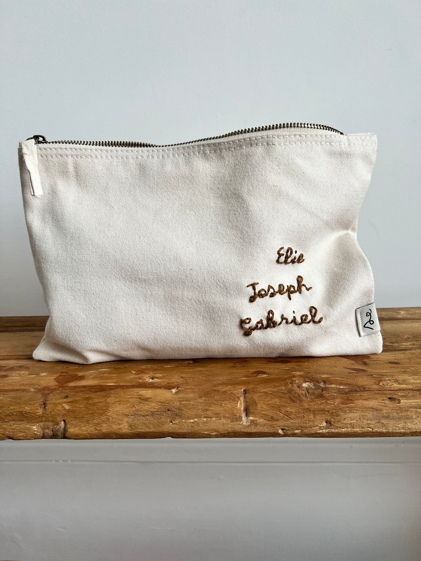 trousse coton brodée prénom bébé 