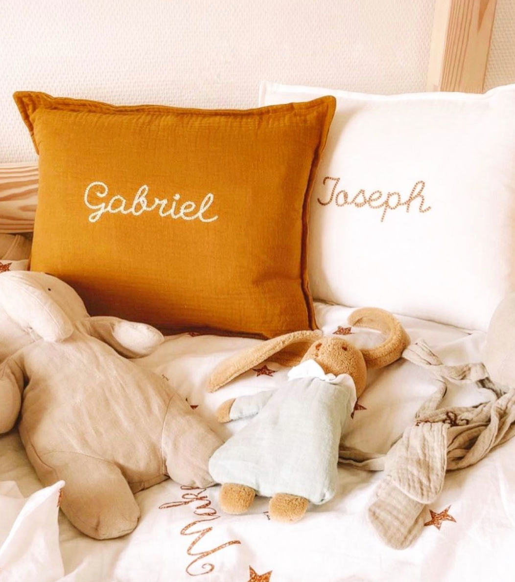 coussin personnalisé bébé chambre décoration